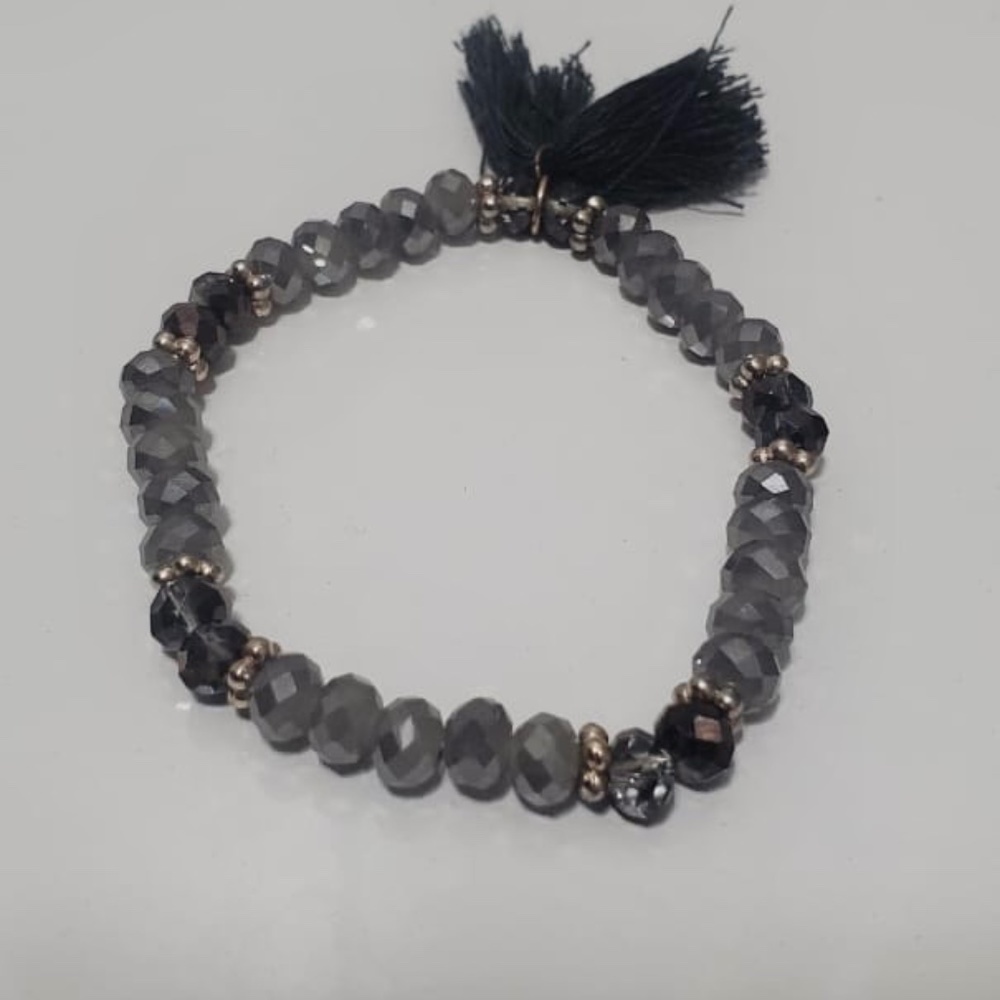 4/$20 Black Crystal Beaded Bracelet 🌴